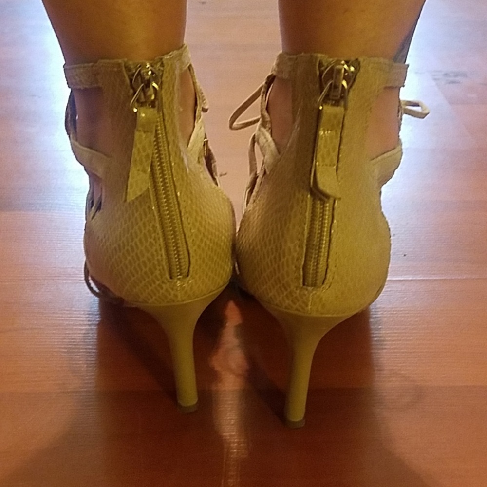 WHBM Heels - Picture 7 of 8
